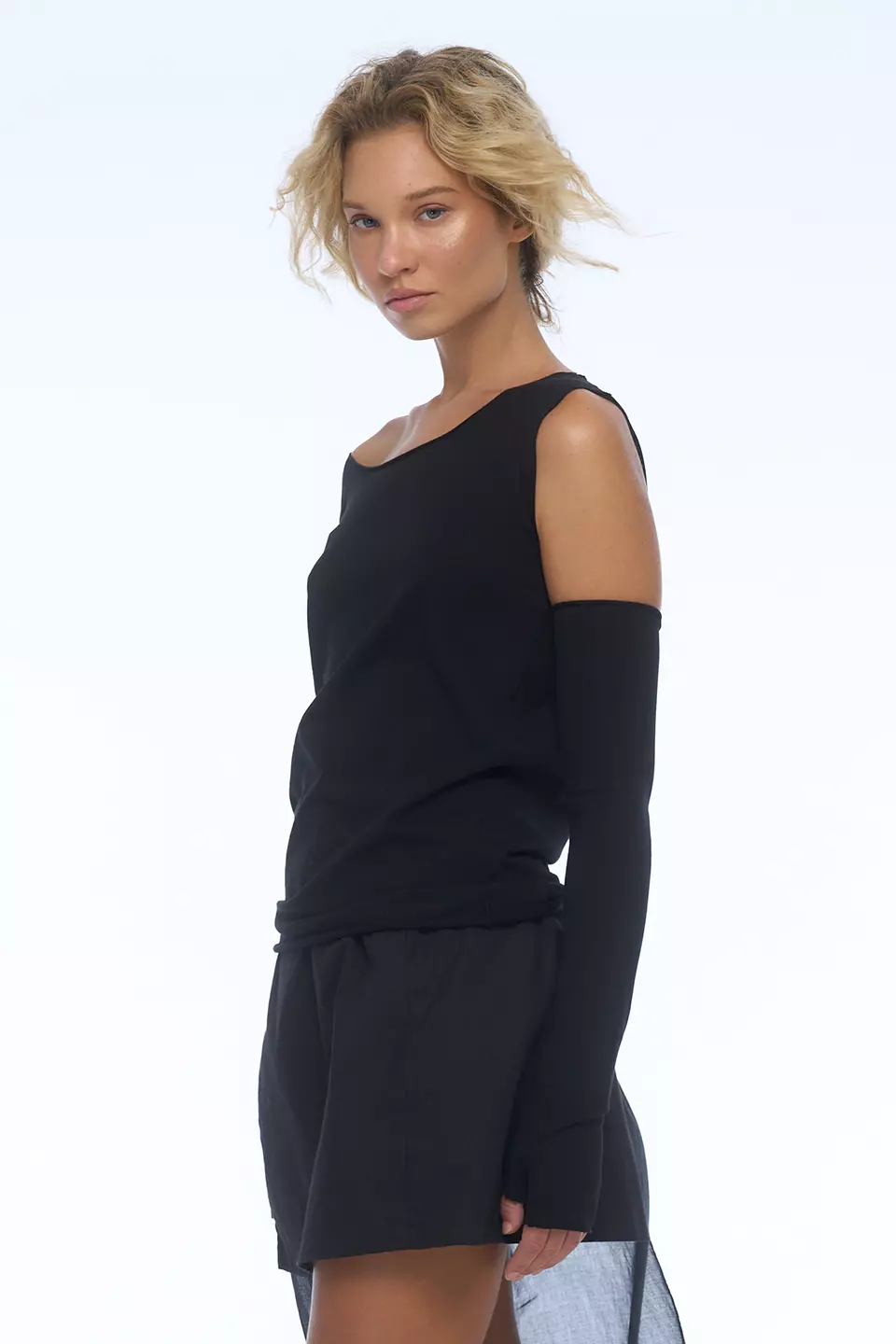 Sweater with one glove - Image 5