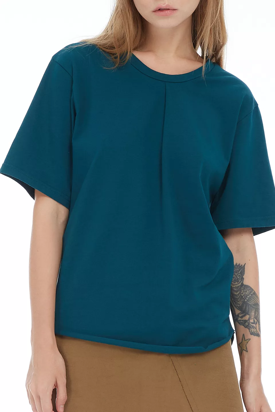 Oversize T-shirt with a front pleat - Image 4