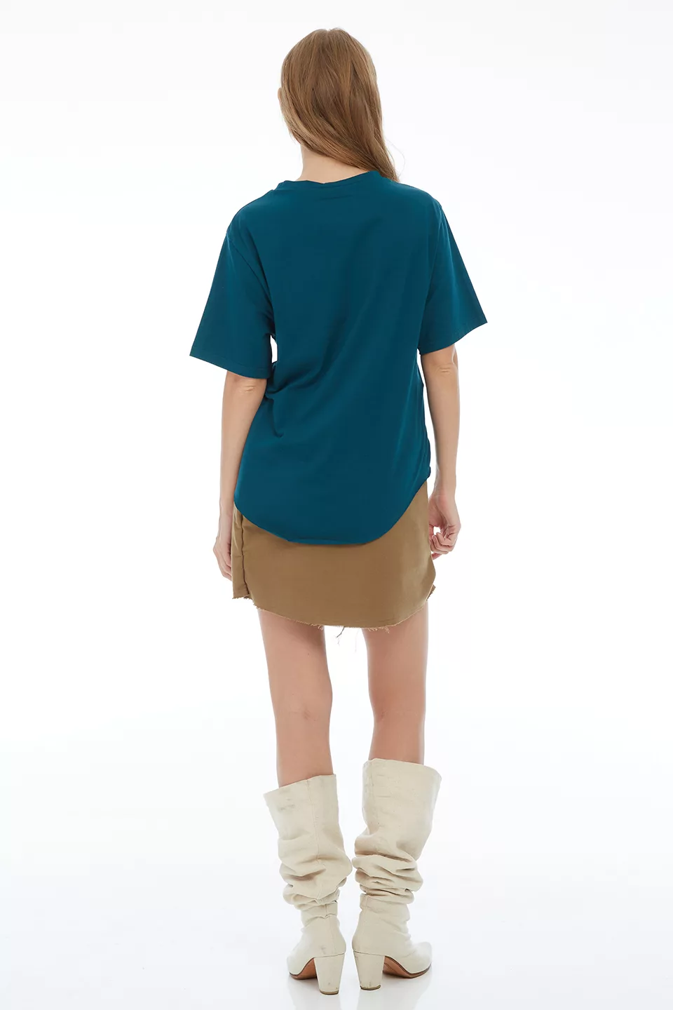 Oversize T-shirt with a front pleat - Image 8