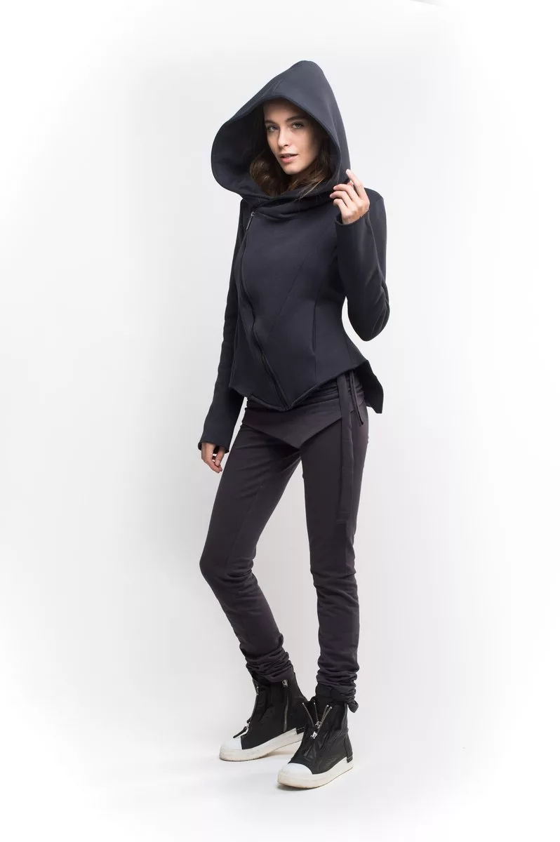 Sweatshirt with a gray hem - Image 4
