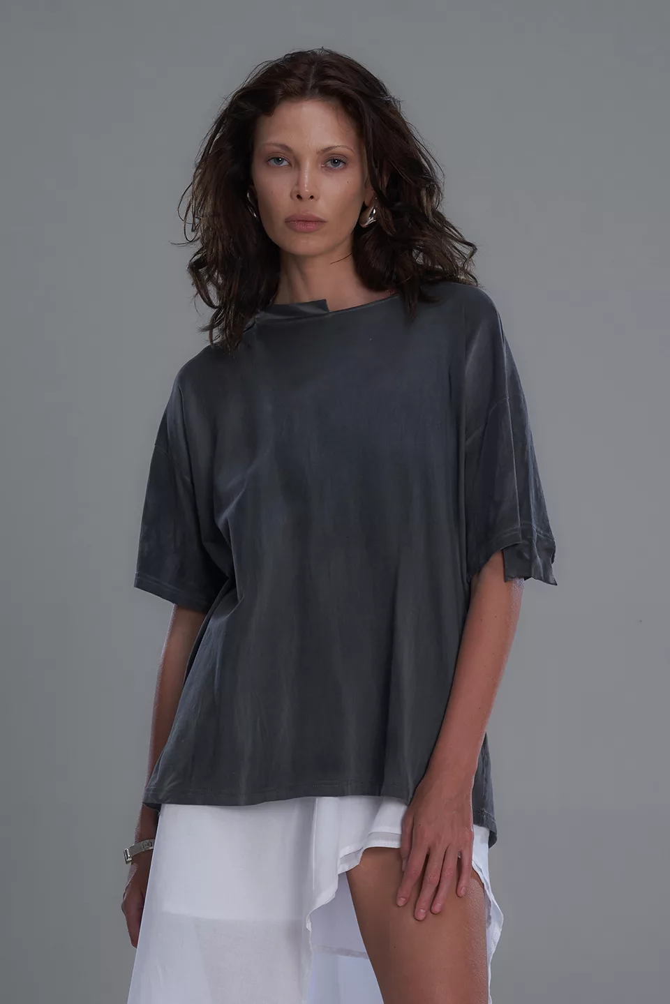 T-shirt with marble effect and deconstructed cut - Image 2