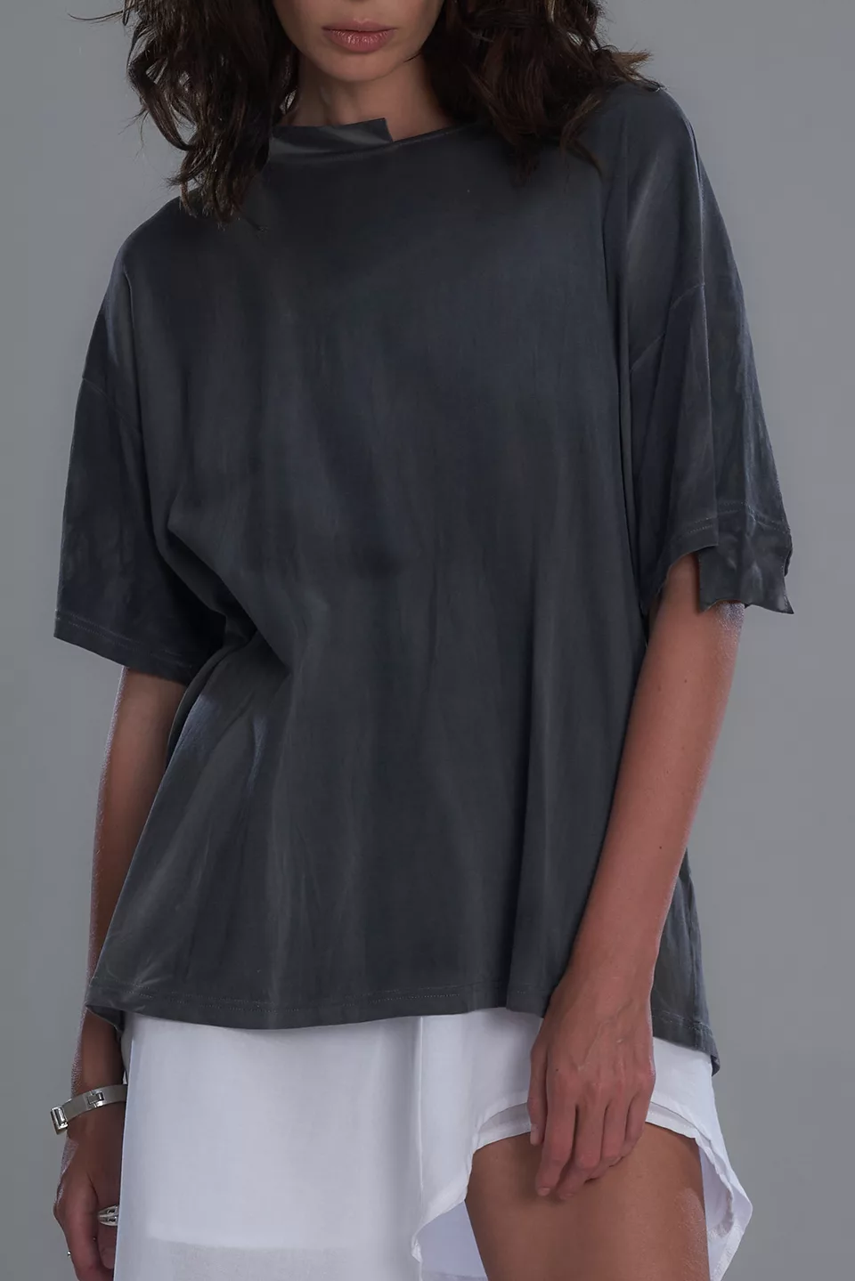T-shirt with marble effect and deconstructed cut - Image 4