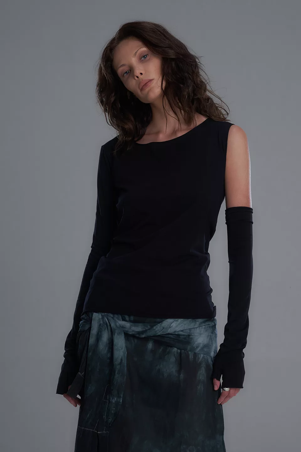 Sweater with one glove - Image 11