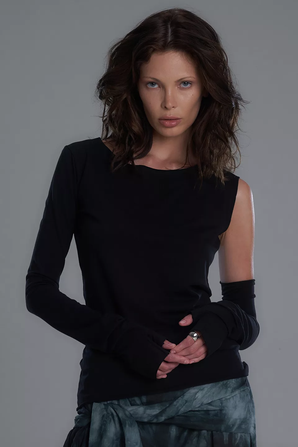 Sweater with one glove - Image 12