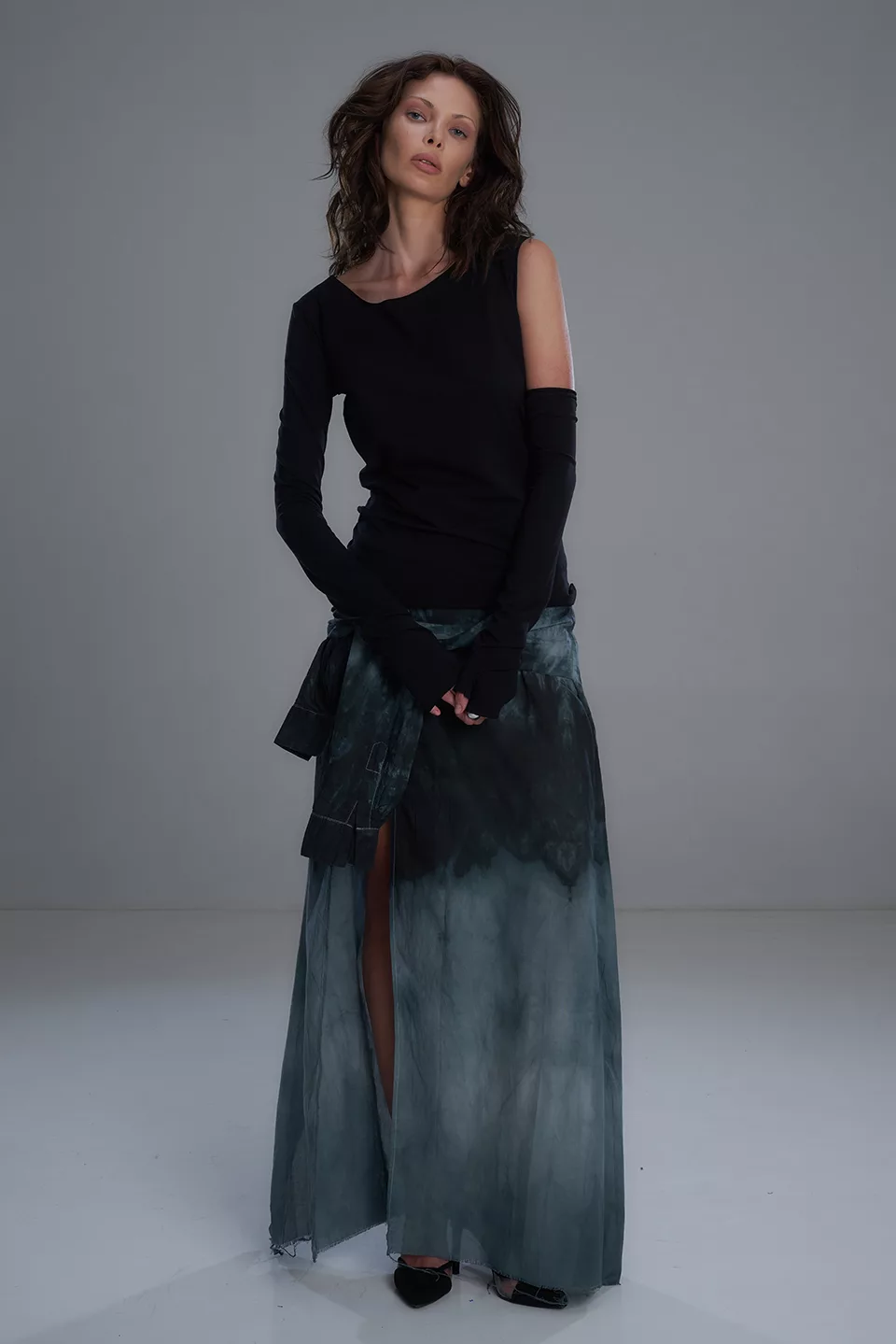 Sweater with one glove - Image 13