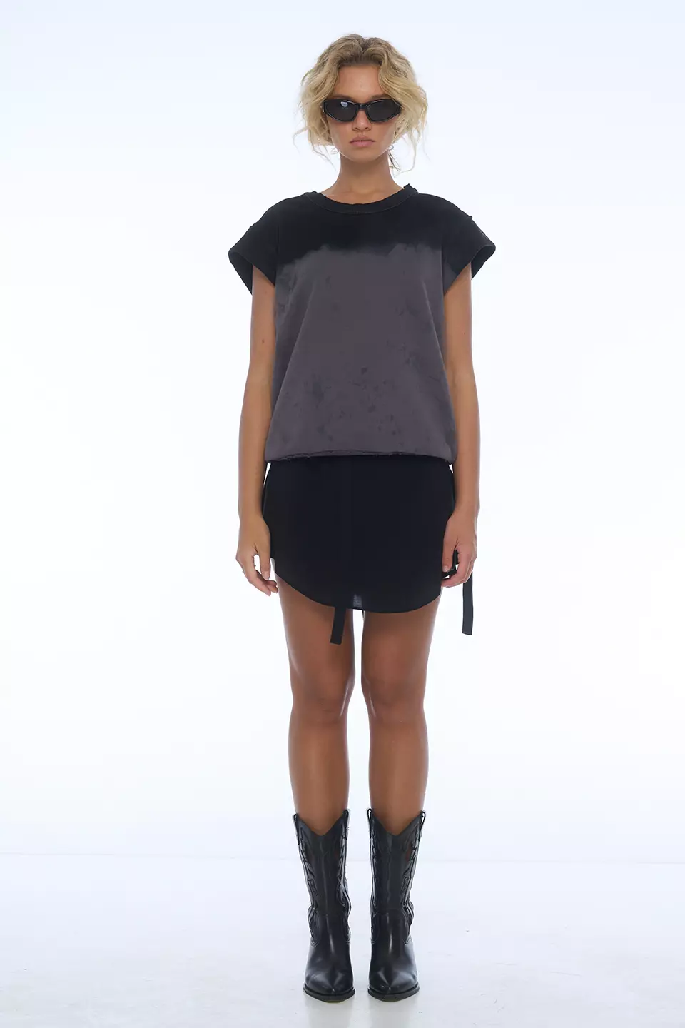 Sleeveless vest with gradient - Image 3
