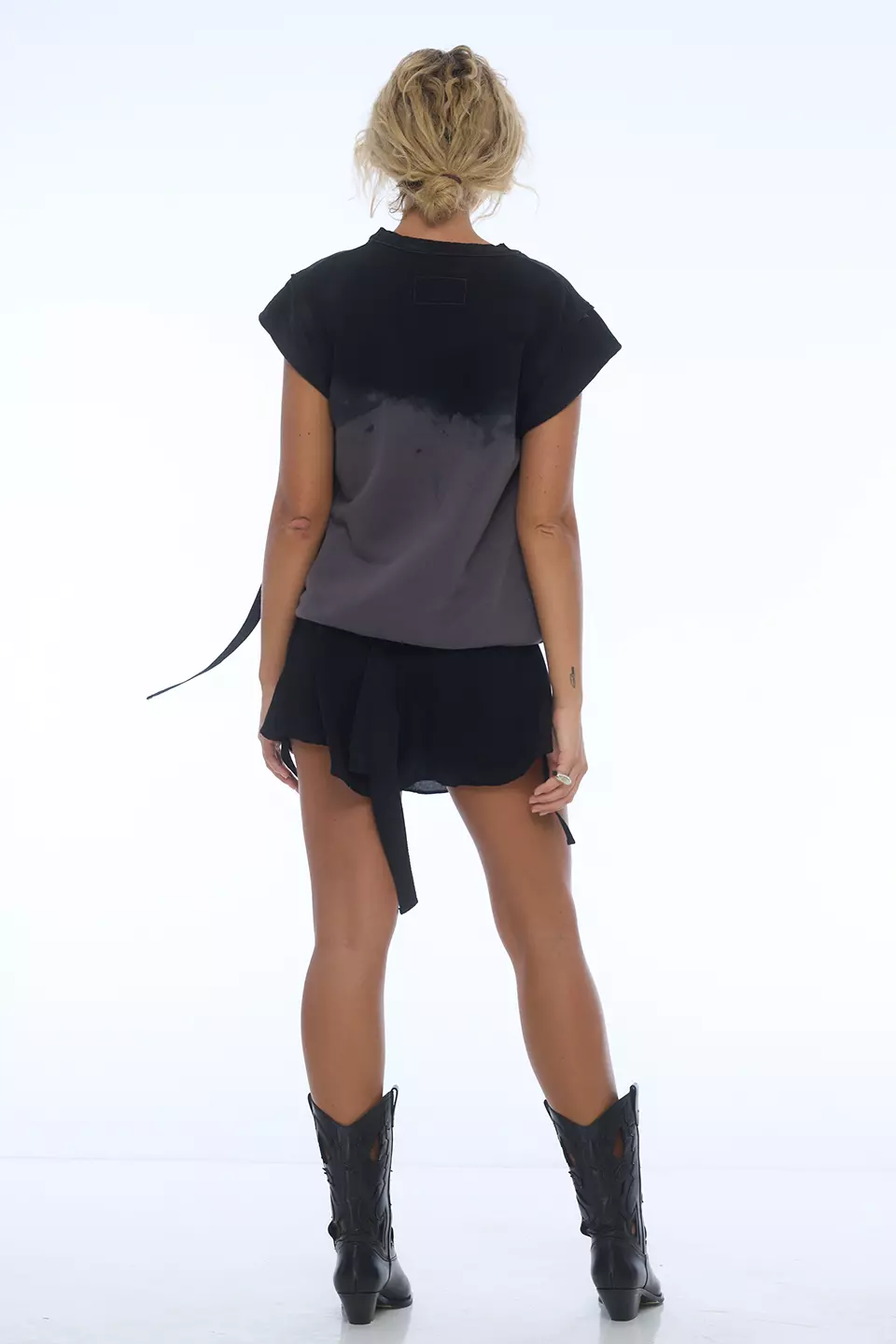 Sleeveless vest with gradient - Image 6