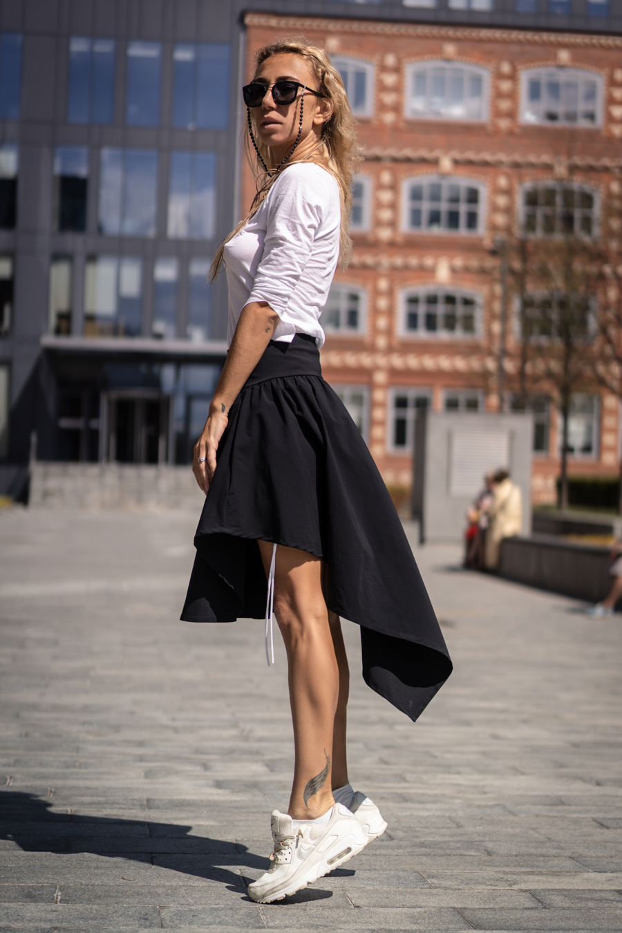 Asymmetric black short skirt - Image 6