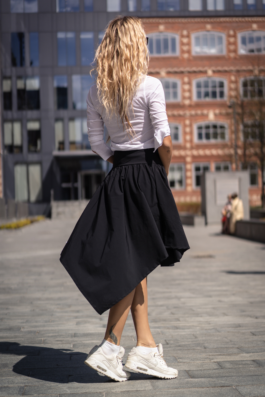 Asymmetric black short skirt - Image 7