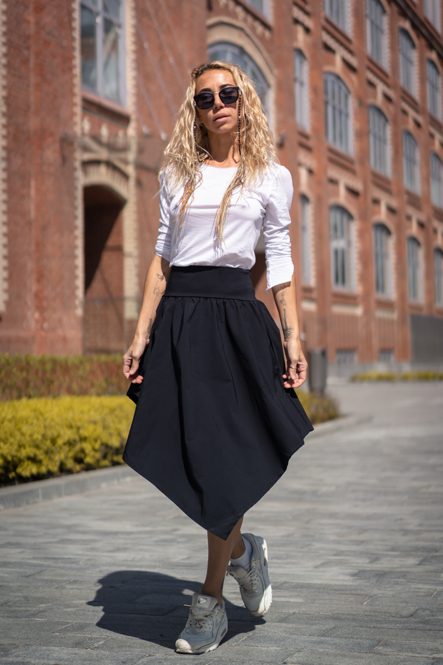 Asymmetric black short skirt - Image 8