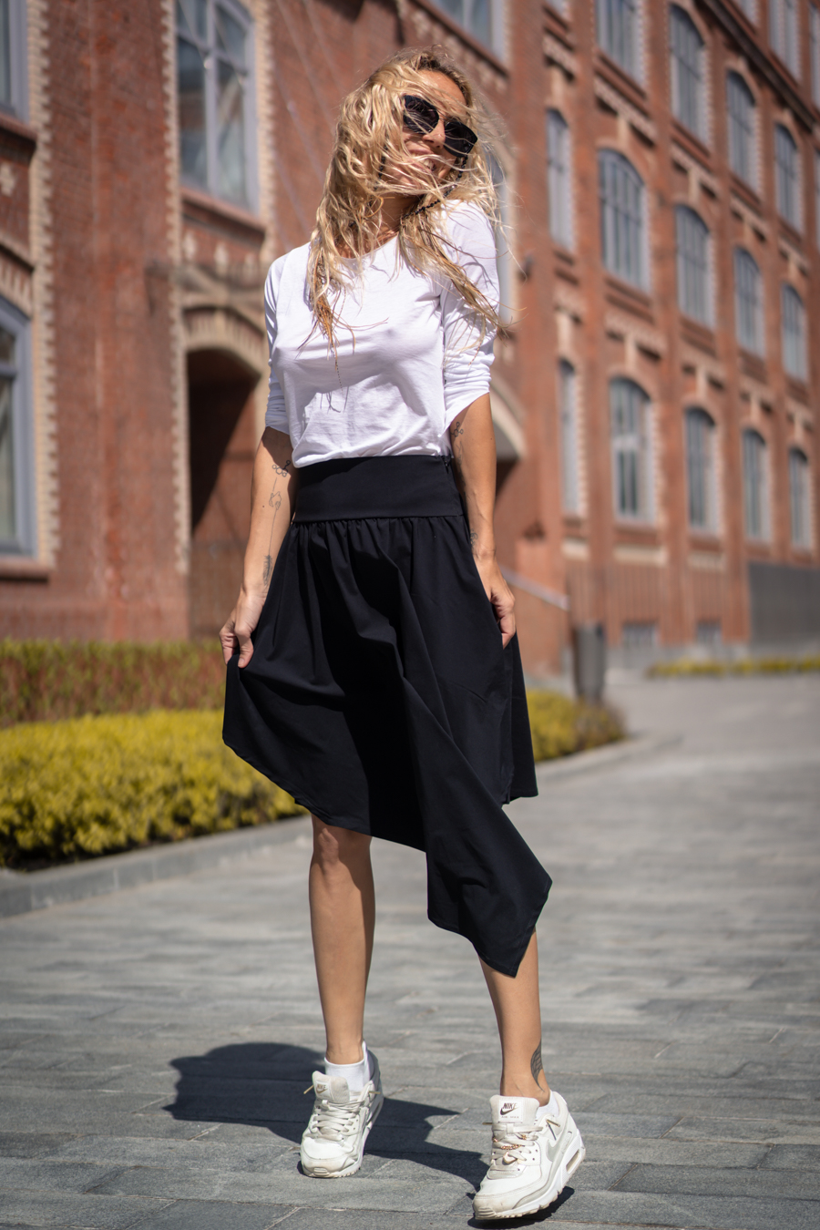 Asymmetric black short skirt - Image 11