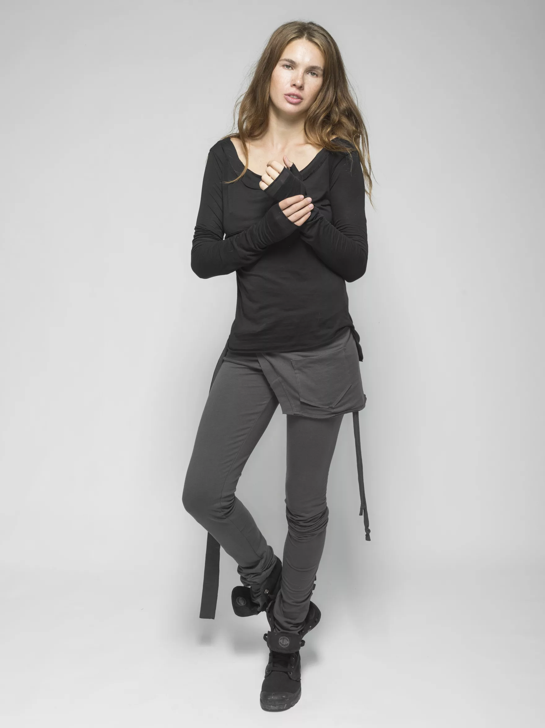 Leggings with belt-bag in gray color - Image 11
