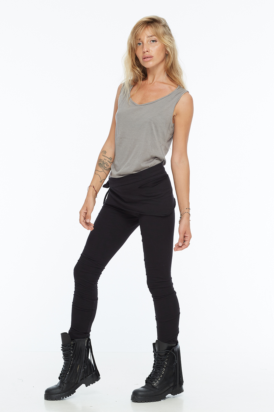 Black leggings with three belts included - Image 7