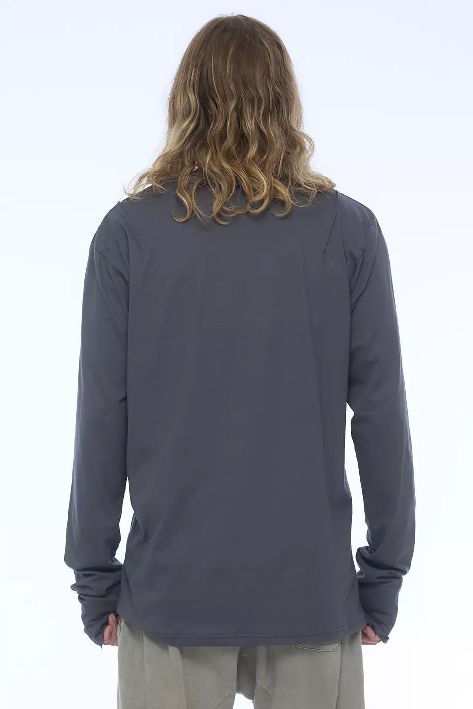 Long sleeve with darts and glove sleeves - Image 5