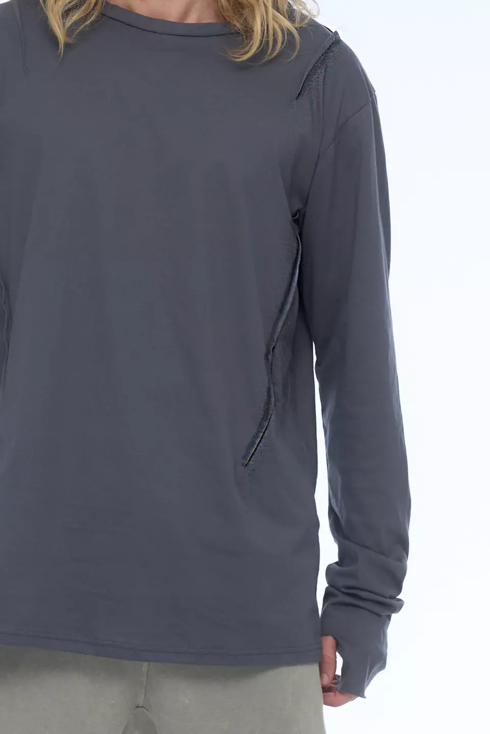 Long sleeve with darts and glove sleeves - Image 4