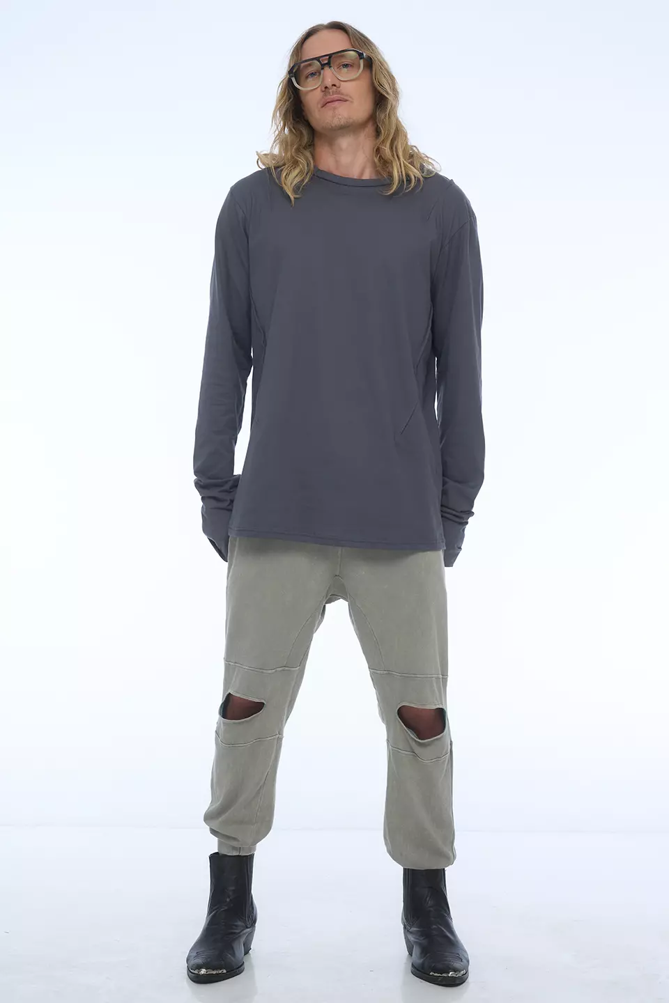 Long sleeve with darts and glove sleeves - Image 3