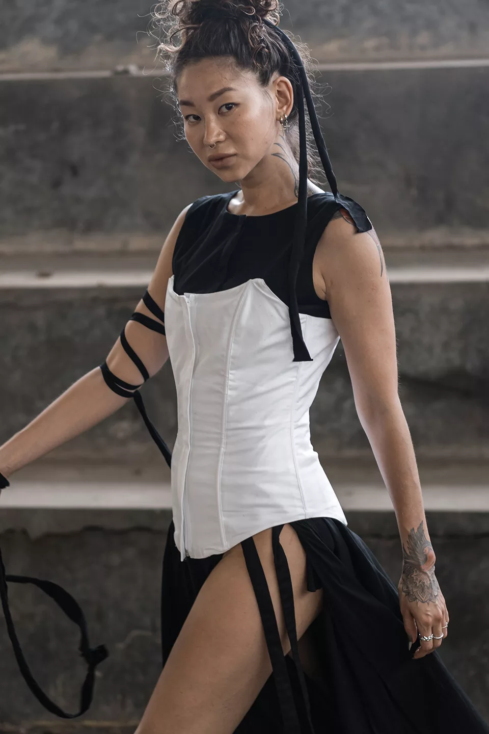 White denim corset with boning - Image 5