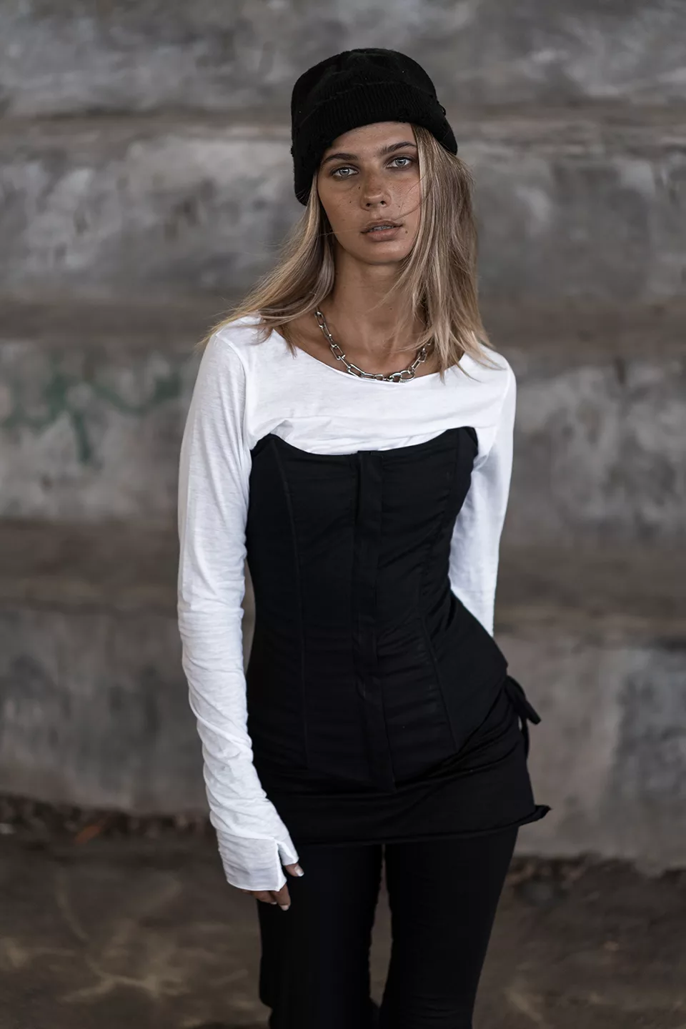 Black denim corset with bones - Image 8