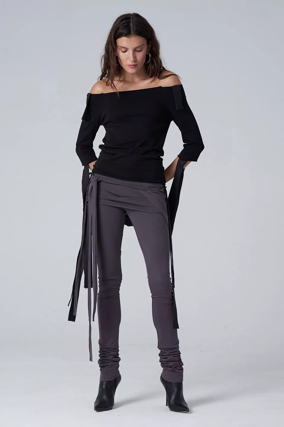 Leggings with belt-bag in gray color - Image 7