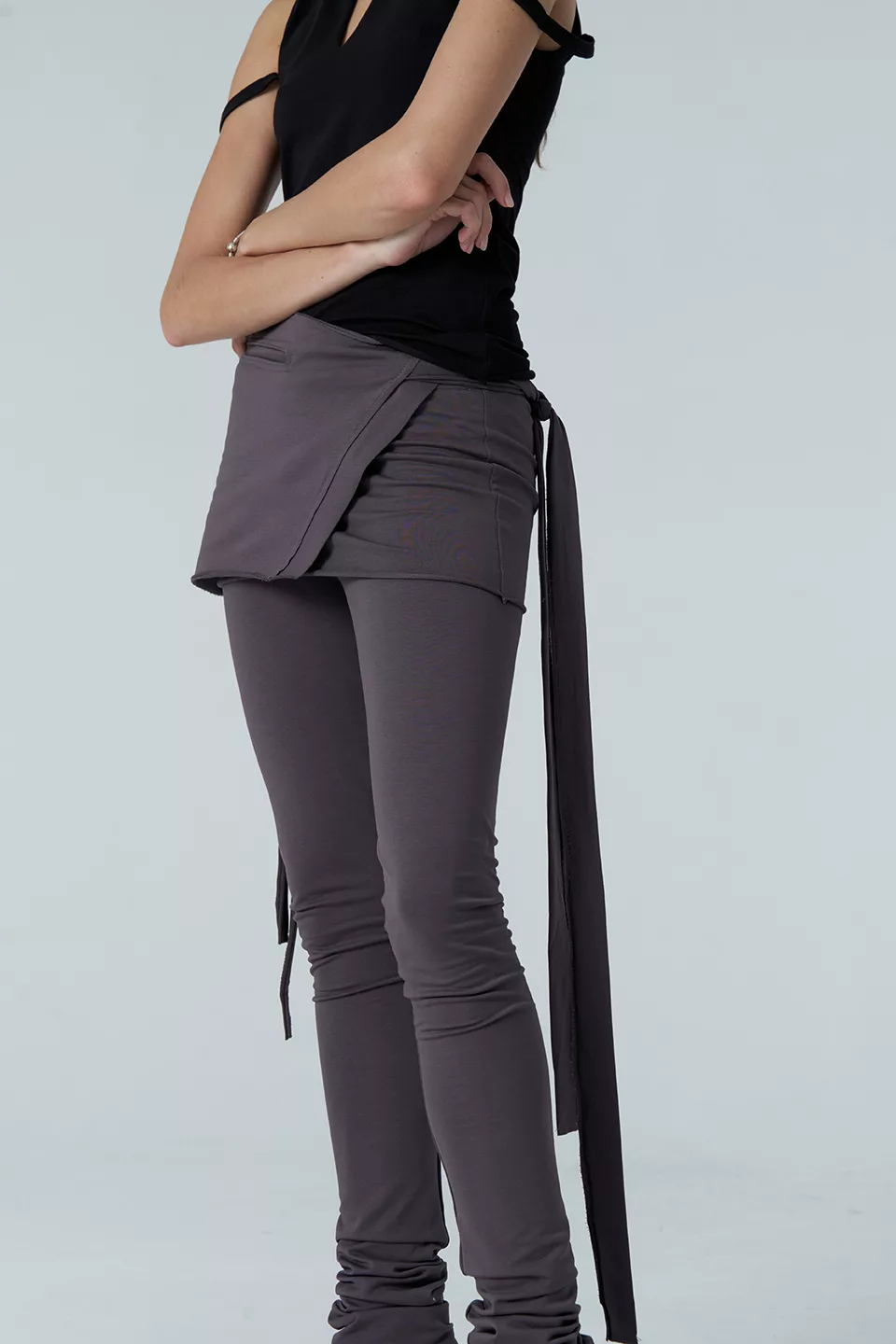Leggings with belt-bag in gray color - Image 3